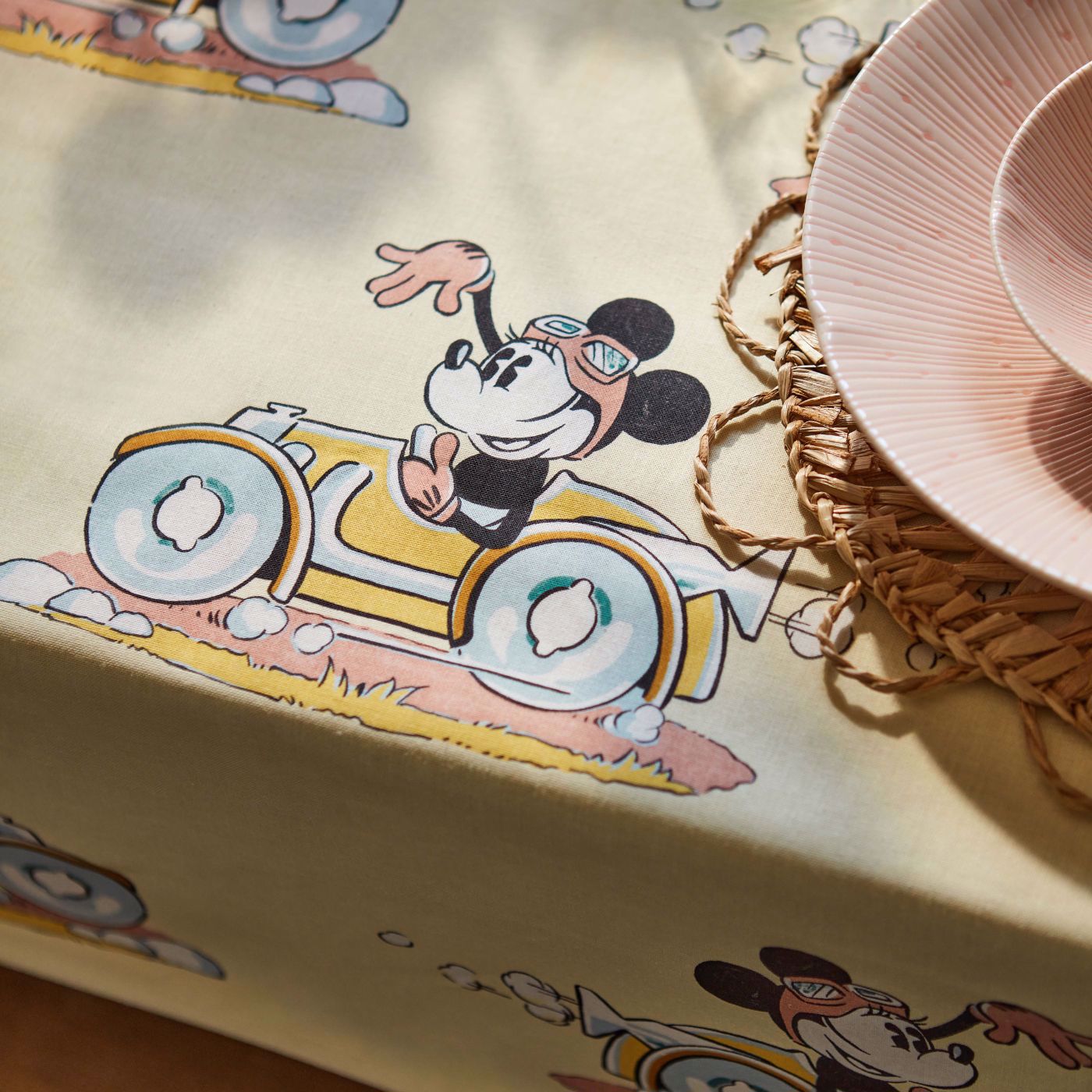 Minnie on the Move - Candy Floss
