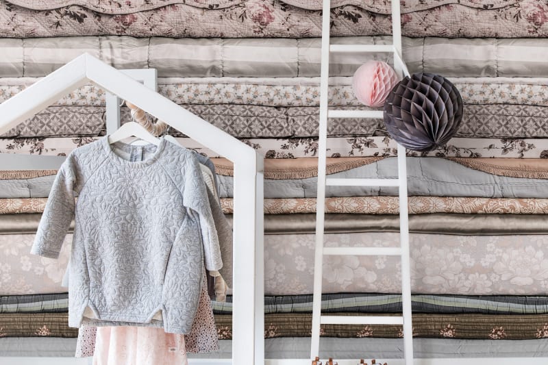 Her Royal Slumber - Vintage