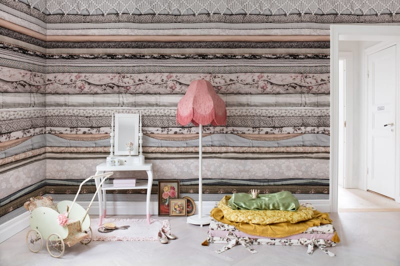 Her Royal Slumber - Vintage