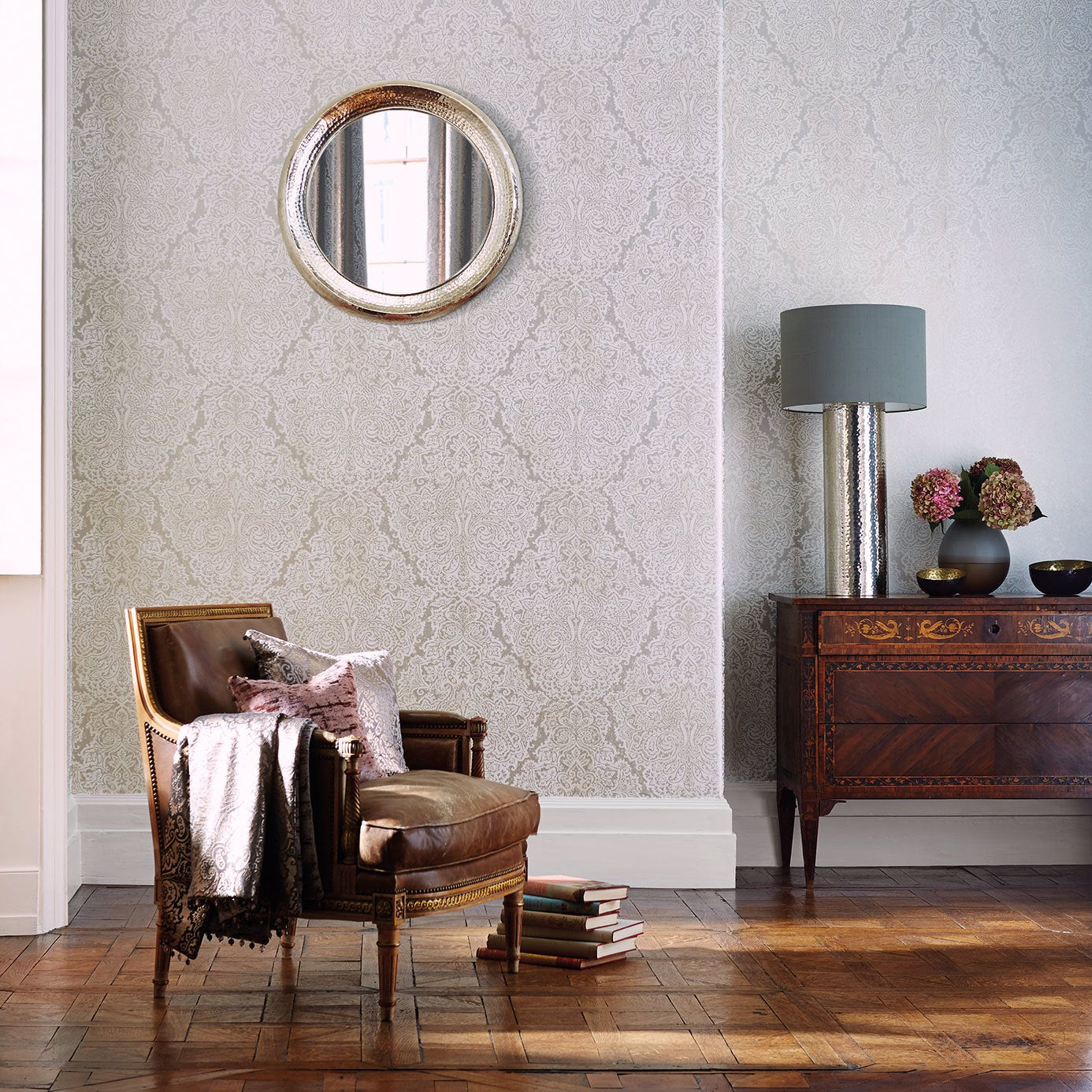 Aurelia - White Gold