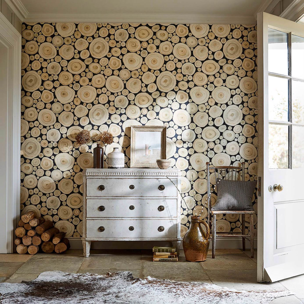 Alnwick Logs - Lacquer Black