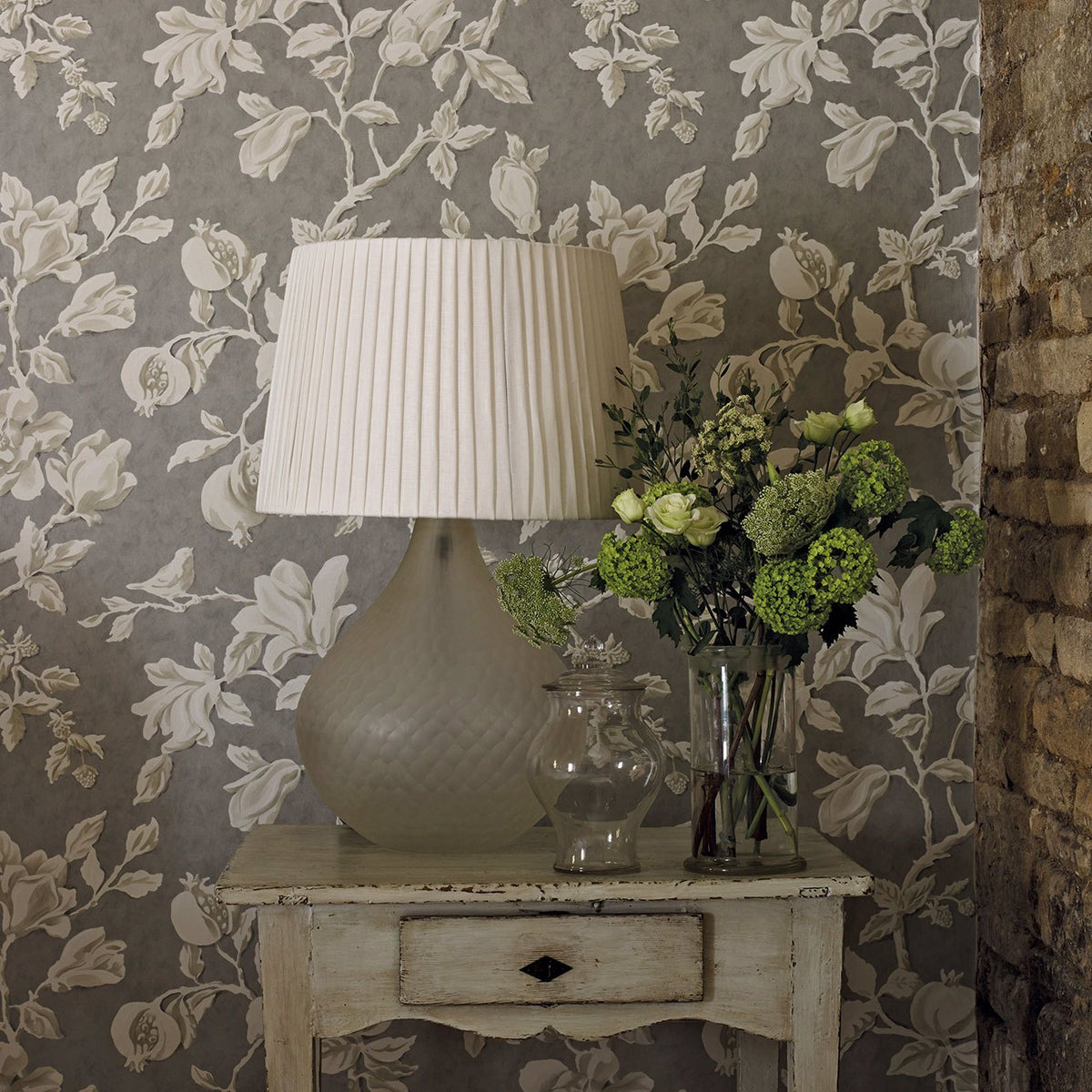 Magnolia & Pomegranate - Silver/Linen